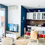 La Terrace Sea View *